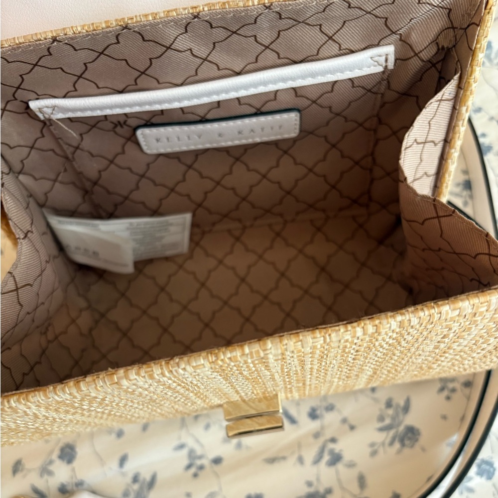 Kelly & Katie White and Tan Shoulder Bag - Picture 2 of 5